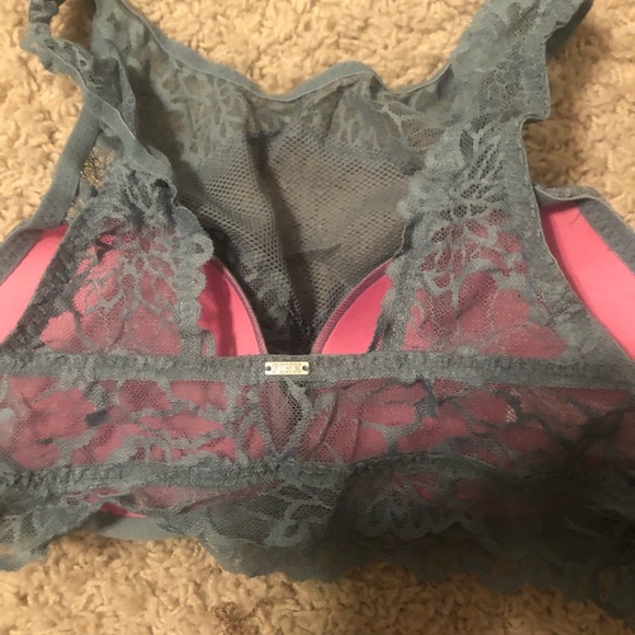 2 Victoria’s Secret bralettes - Picture 4 of 7